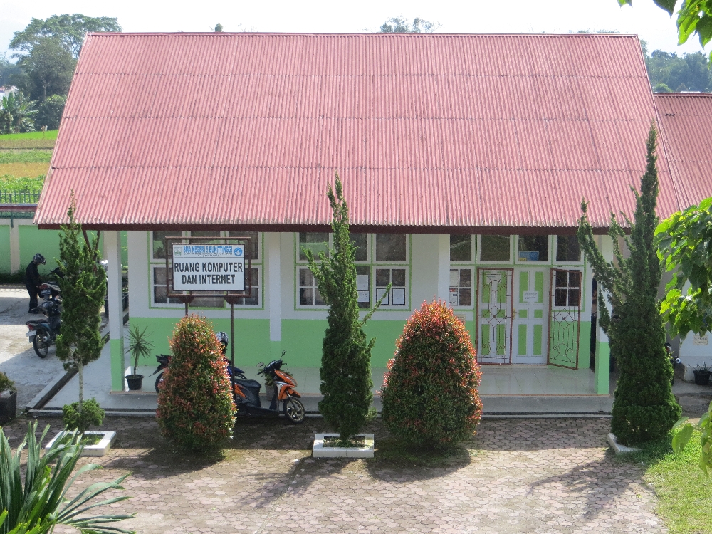 SMAN 5 BUKITTINGGI - annibuku.com