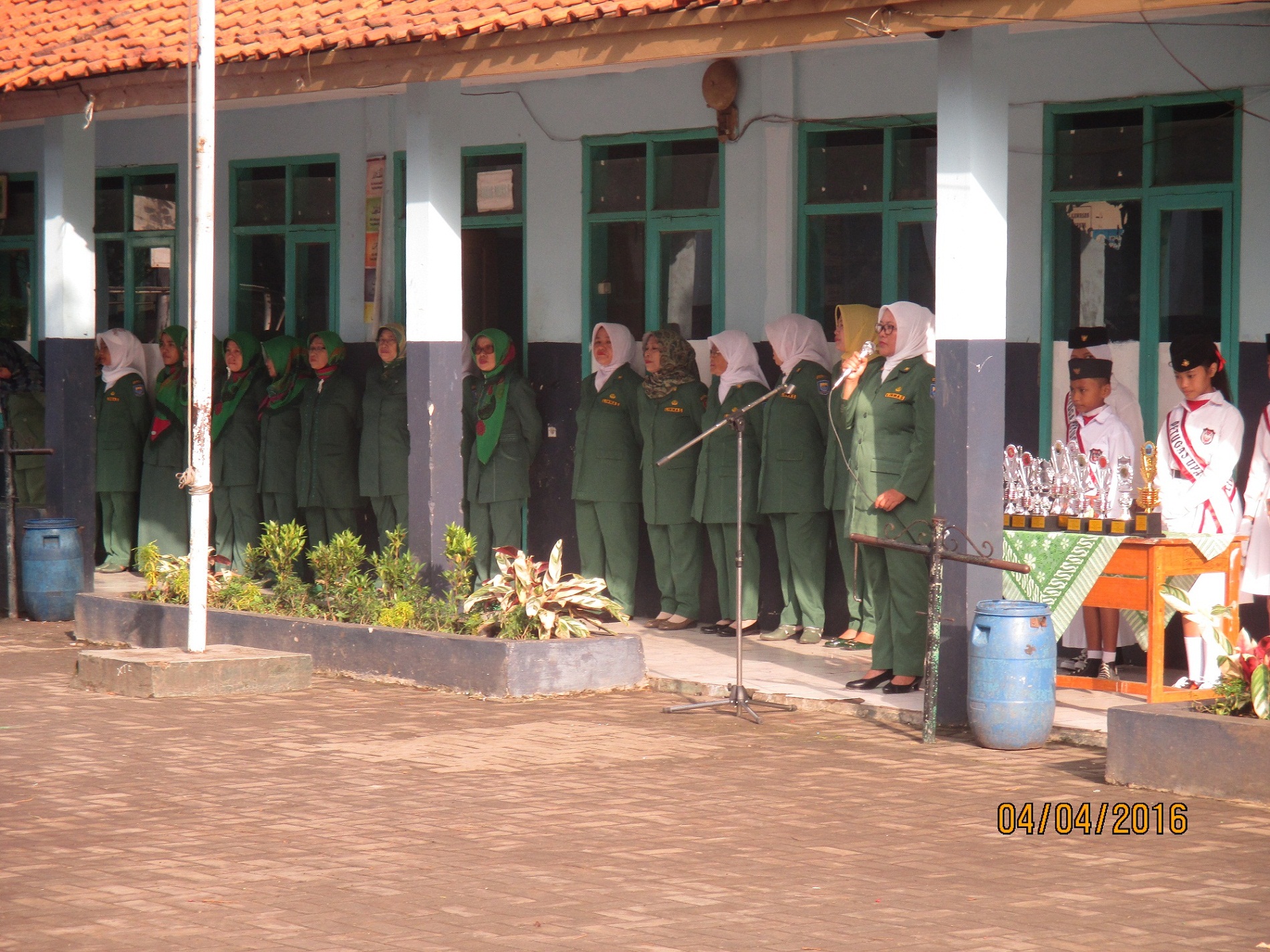Bandung cicadas pkl keras daerah terpal citra cerita pikiran rakyat kawasan Jasa Pendirian Yayasan Cicadas Bandung