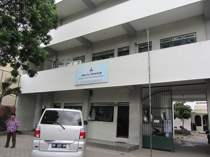 SMA ALI MAKSUM - annibuku.com